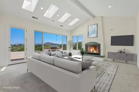 Living - 17572 Via Loma Dr, Poway, CA 92064 photo 2 of 12