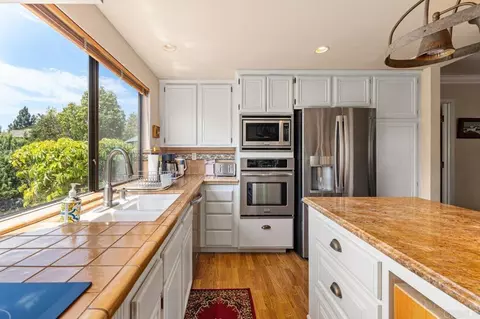 Kitchen - 1344 Timberpond, El Cajon, CA 92019 photo 2 of 2