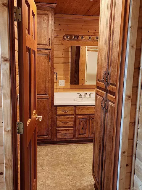 Bath - 34675 Yuma Rd, Julian, CA 92036 photo 1 of 3
