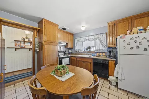 Kitchen - 9733 Settle Rd, Santee, CA 92071 photo 2 of 3