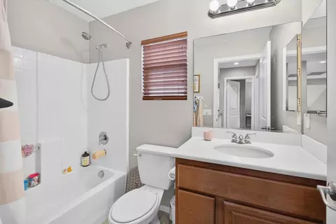 Bath - 13049 Laurel Canyon Rd, Lakeside, CA 92040 photo 3 of 4