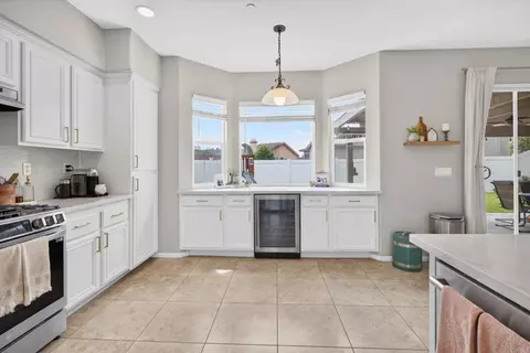 Kitchen - 13049 Laurel Canyon Rd, Lakeside, CA 92040 photo 4 of 6
