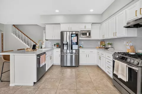 Kitchen - 13049 Laurel Canyon Rd, Lakeside, CA 92040 photo 3 of 6