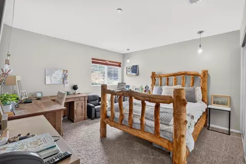 Bedroom - 13049 Laurel Canyon Rd, Lakeside, CA 92040 photo 6 of 7