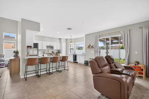 Entry Way - 13049 Laurel Canyon Rd, Lakeside, CA 92040 photo 3 of 11
