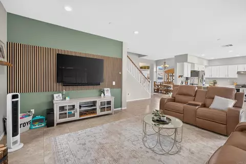 Living - 13049 Laurel Canyon Rd, Lakeside, CA 92040 photo 2 of 3