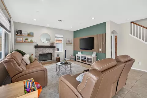 Living - 13049 Laurel Canyon Rd, Lakeside, CA 92040 photo 3 of 3