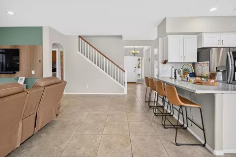 Entry Way - 13049 Laurel Canyon Rd, Lakeside, CA 92040 photo 5 of 11