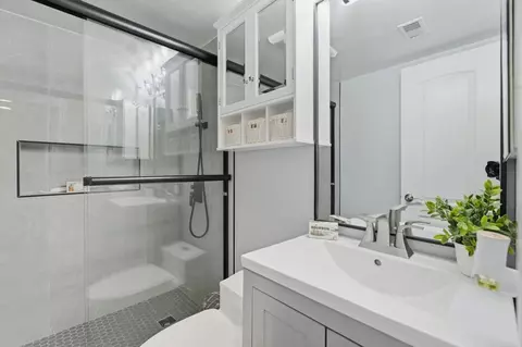 Bath - 9416 Carlton Oaks Dr #B, Santee, CA 92071 photo 1 of 2