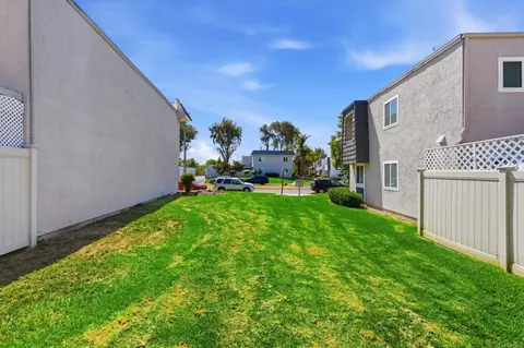 Exterior - 9416 Carlton Oaks Dr #B, Santee, CA 92071 photo 5 of 7