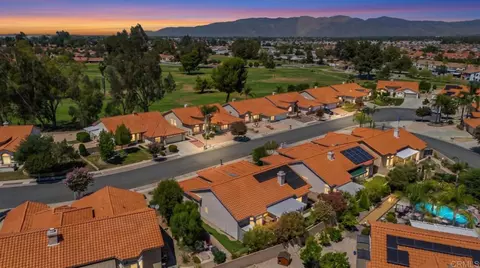 View/Area - 1999 Pecan Tree St, Hemet, CA 92545 photo 5 of 6