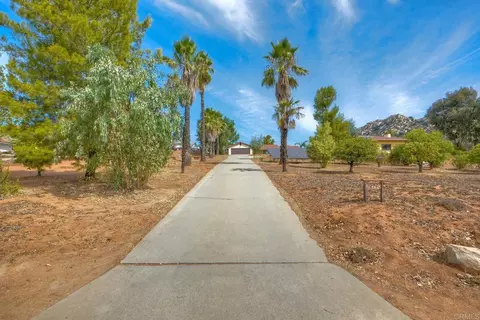 Exterior - 24940 Abalar Way, Ramona, CA 92065 photo 2 of 7