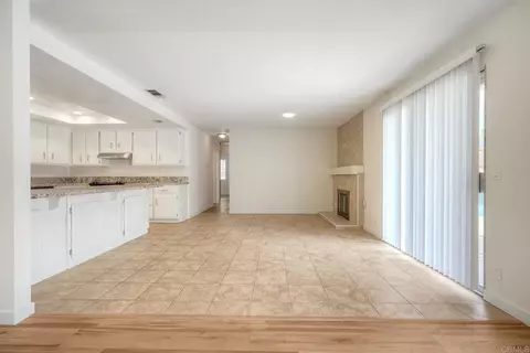 Living - 24940 Abalar Way, Ramona, CA 92065 photo 5 of 6