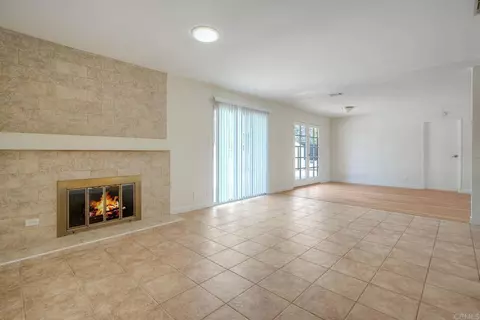 Living - 24940 Abalar Way, Ramona, CA 92065 photo 4 of 6