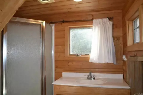 Bath - 964 Chapin Dr, Julian, CA 92036 photo 2 of 2