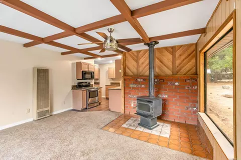 Living - 28930 Oak Ln, Pine Valley, CA 91962 photo 5 of 6