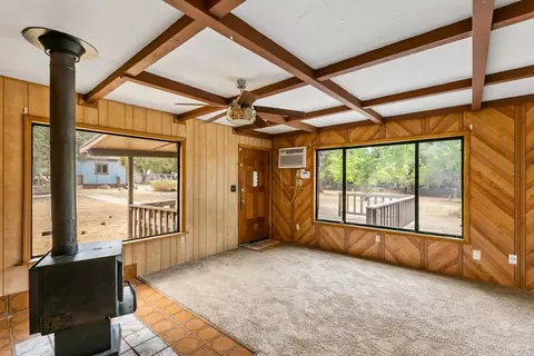 Living - 28930 Oak Ln, Pine Valley, CA 91962 photo 4 of 6