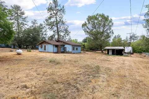Exterior - 28930 Oak Ln, Pine Valley, CA 91962 photo 6 of 14