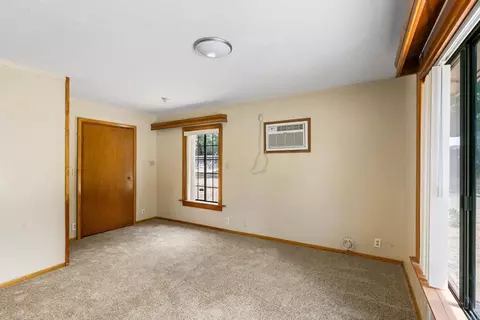 Living - 28930 Oak Ln, Pine Valley, CA 91962 photo 3 of 6