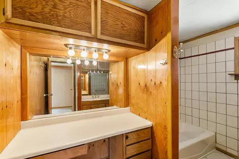 Bath - 28930 Oak Ln, Pine Valley, CA 91962 photo 1 of 3