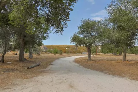 Exterior - 1437 Shasta Way, Boulevard, CA 91905 photo 2 of 19