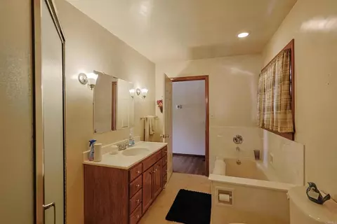 Bath - 1437 Shasta Way, Boulevard, CA 91905 photo 2 of 4