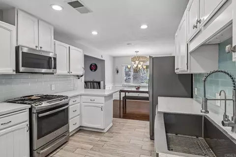 Kitchen - 9535 Lakeview Dr, La Mesa, CA 91942 photo 4 of 6