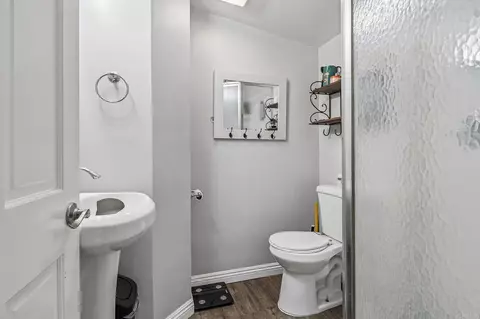 Bath - 9535 Lakeview Dr, La Mesa, CA 91942 photo 1 of 2
