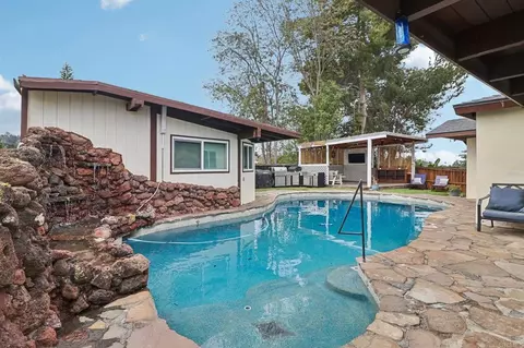 Exterior - 9535 Lakeview Dr, La Mesa, CA 91942 photo 6 of 13