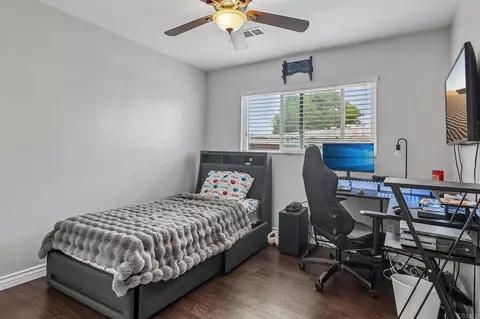 Bedroom - 9535 Lakeview Dr, La Mesa, CA 91942 photo 4 of 4