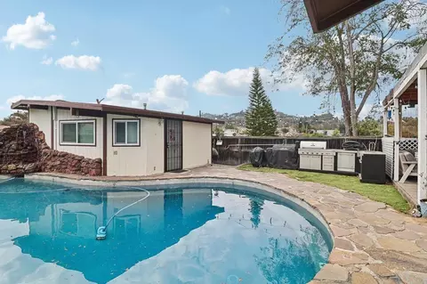 Exterior - 9535 Lakeview Dr, La Mesa, CA 91942 photo 4 of 13