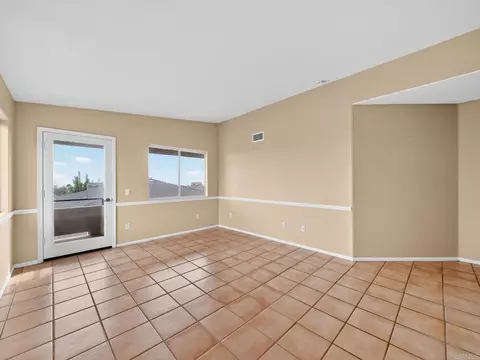 Living - 553 Hygeia, Encinitas, CA 92024 photo 14 of 16