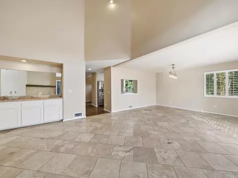 Living - 553 Hygeia, Encinitas, CA 92024 photo 11 of 16