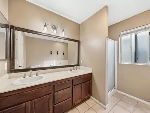 Bath - 553 Hygeia, Encinitas, CA 92024 photo 3 of 3
