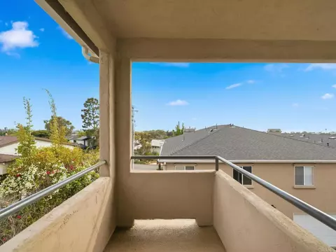 Exterior - 553 Hygeia, Encinitas, CA 92024 photo 11 of 12