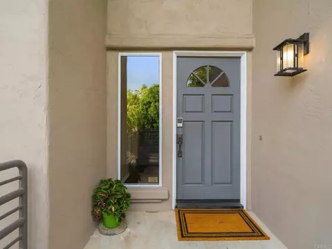 Entry Way - 553 Hygeia, Encinitas, CA 92024 photo 1 of 3