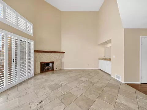 Living - 553 Hygeia, Encinitas, CA 92024 photo 9 of 16