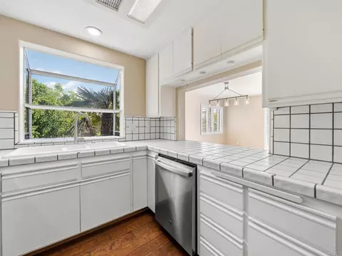 Kitchen - 553 Hygeia, Encinitas, CA 92024 photo 4 of 4