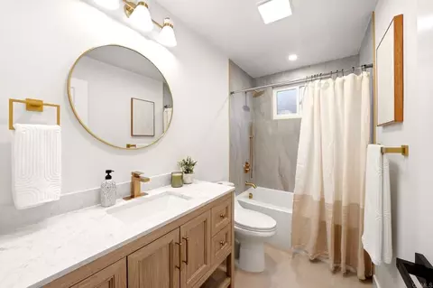 Bath - 169 Cregar St, Oceanside, CA 92054 photo 2 of 2