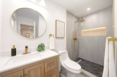Bath - 169 Cregar St, Oceanside, CA 92054 photo 1 of 2