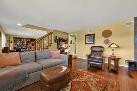 Living - 1402 Big Red Rd, Alpine, CA 91901 photo 2 of 3