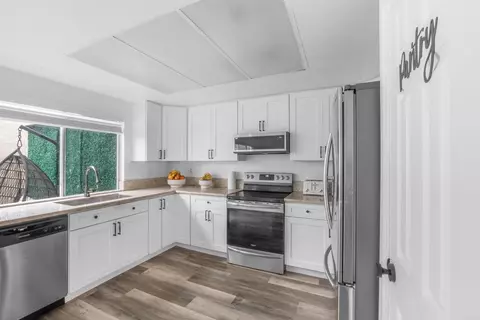 Kitchen - 3075 Iris Ave #B, San Ysidro, CA 92173 photo 1 of 2