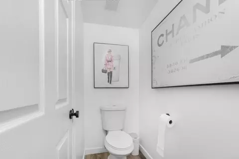 Bath - 3075 Iris Ave #B, San Ysidro, CA 92173 photo 4 of 6