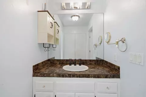 Bath - 8218 Valley View Trl, Pine Valley, CA 91962 photo 6 of 9