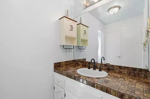 Bath - 8218 Valley View Trl, Pine Valley, CA 91962 photo 5 of 9