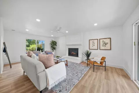 Living - 9306 Hollyhock Rd, Spring Valley, CA 91977 photo 6 of 7