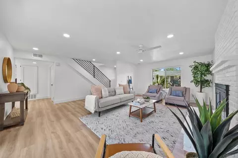 Living - 9306 Hollyhock Rd, Spring Valley, CA 91977 photo 4 of 7
