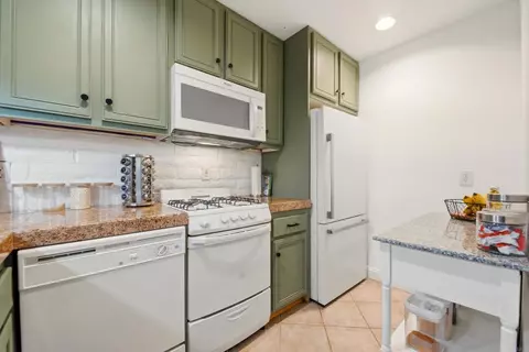 Kitchen - 5931 Howell Dr #7, La Mesa, CA 91942 photo 2 of 5