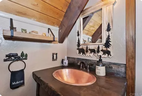 Bath - 660 Lintner Rd, Big Bear Lake, CA 92315 photo 2 of 3