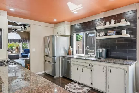 Kitchen - 9185 Canyon Park, Santee, CA 92071 photo 3 of 5